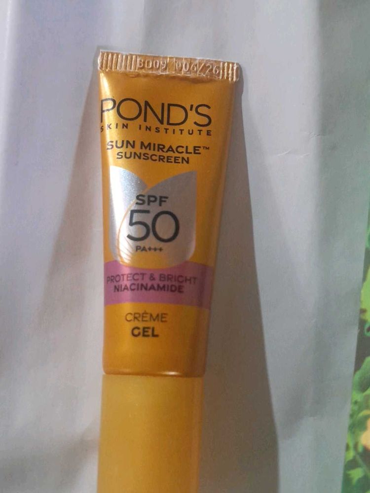 Ponds suncream + lipstick