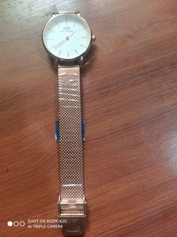 DANIEL WELLINGTON WATCH