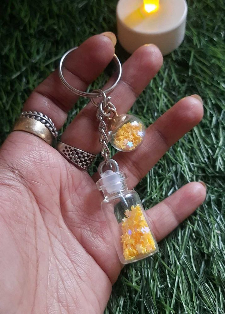 Sparkling Star Charm Keychain💛
