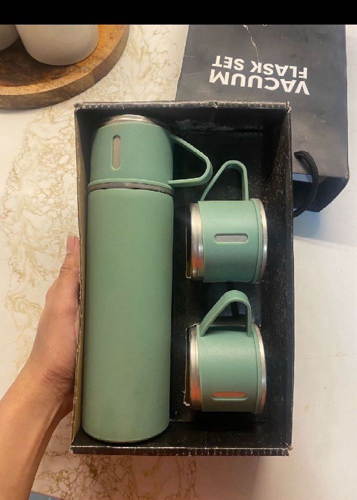 Flask &amp; Cup Set
