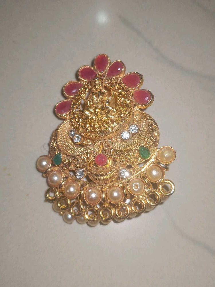 gold plated laxmi devi degisn saree pin
