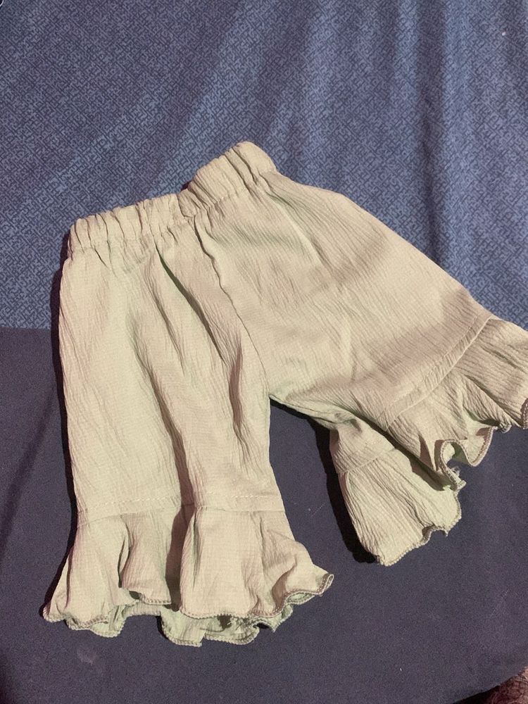 Ruffled Green Shorts