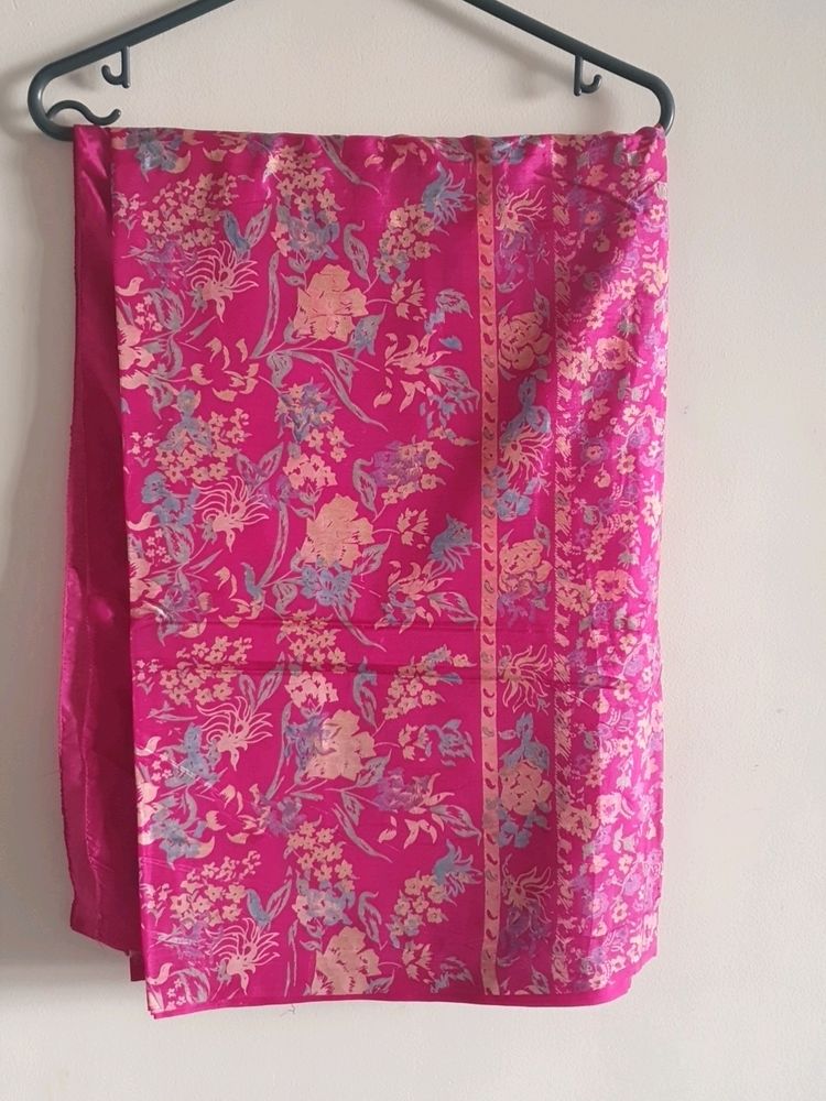 Magenta Saree (Without Blouse)