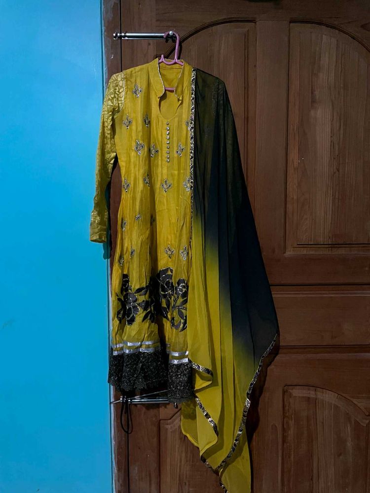 Anaarkali Women Salwaar With Dupatta Pakistani