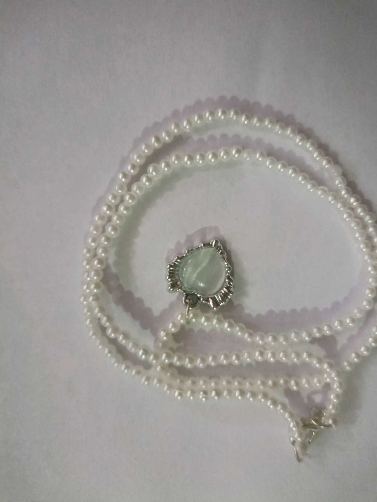 White Pearls Necklace