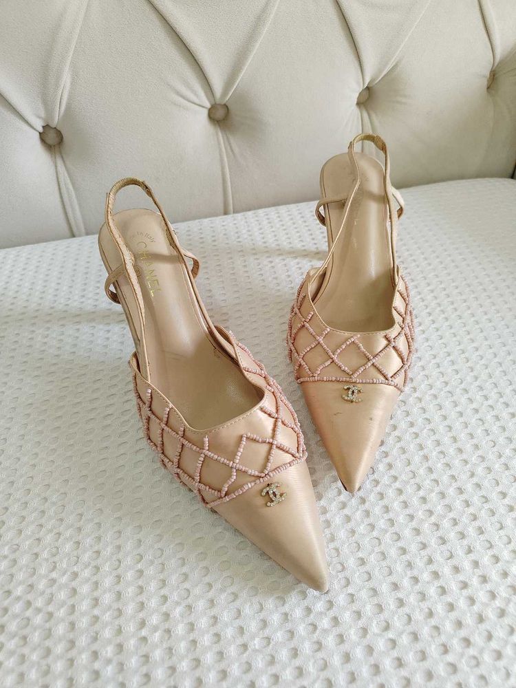 Vintage Chanel Heel