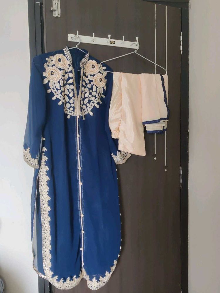Elegant Blue Embroidered Kurta Set