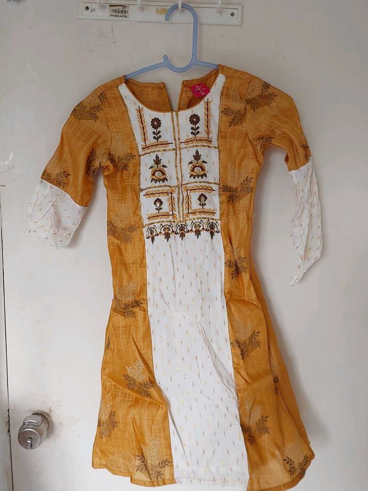 Girls Ethnic Kurti