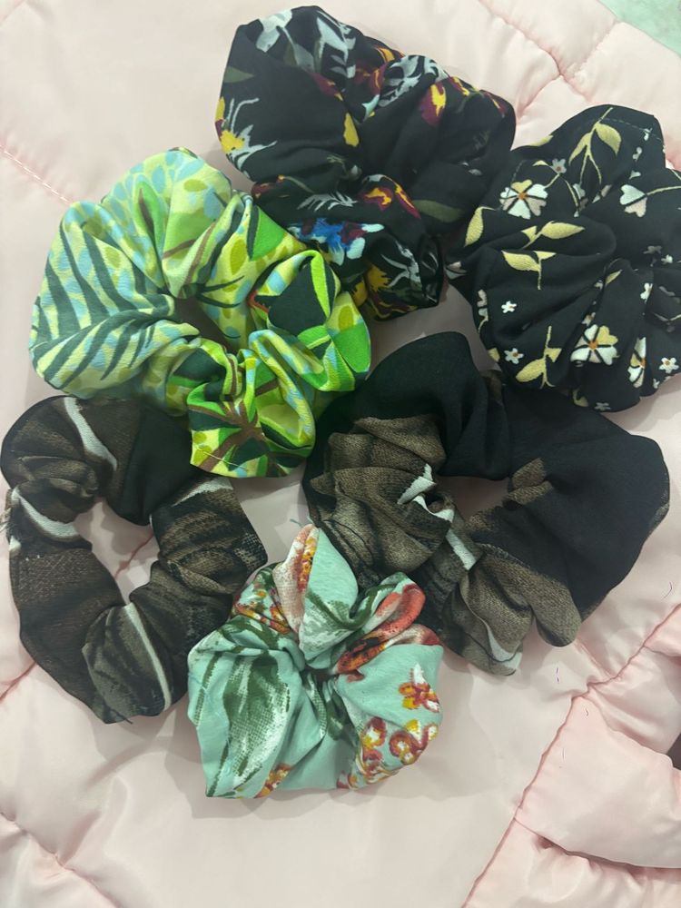 6 Colorful Scrunchie Set