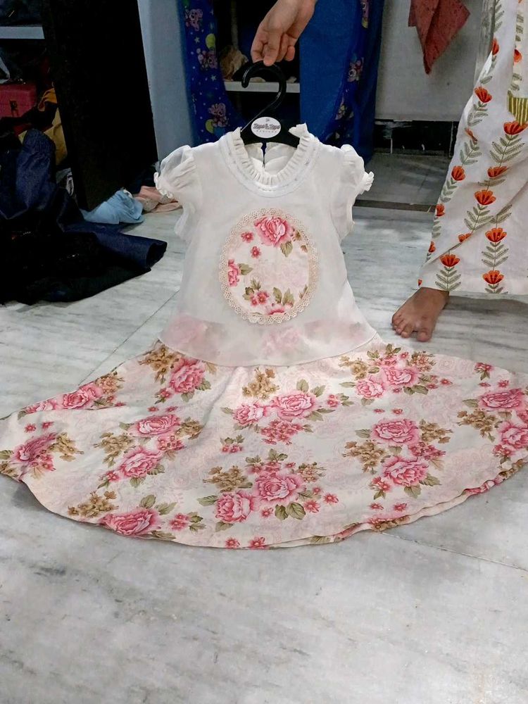 Beautiful Designer Gown No Zip Button Available