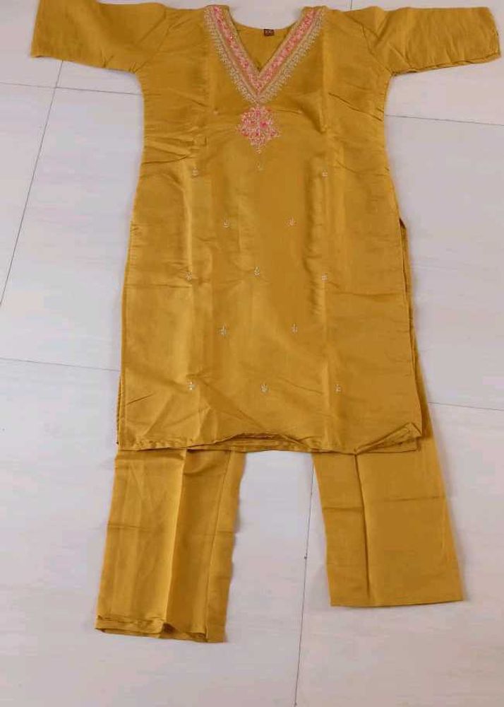 Elegant Mustard Kurta Set💛