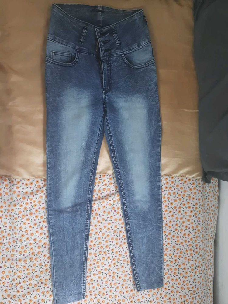 High Waisted Jeans