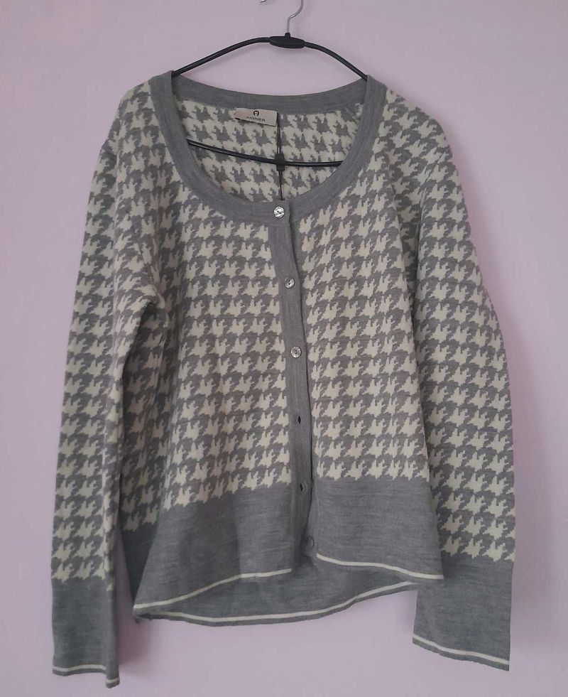 A Grey Cardigan🎀