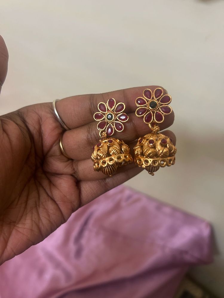 Golden Jhumka With Red Stone