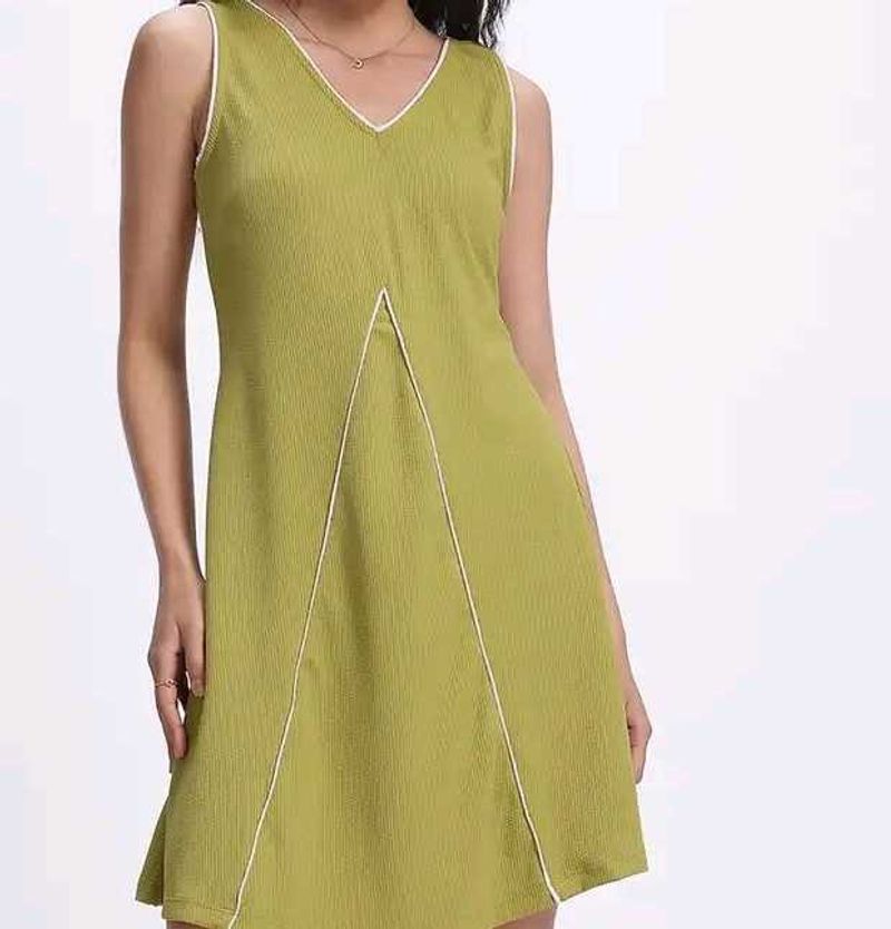 Green Sleeveless Dress