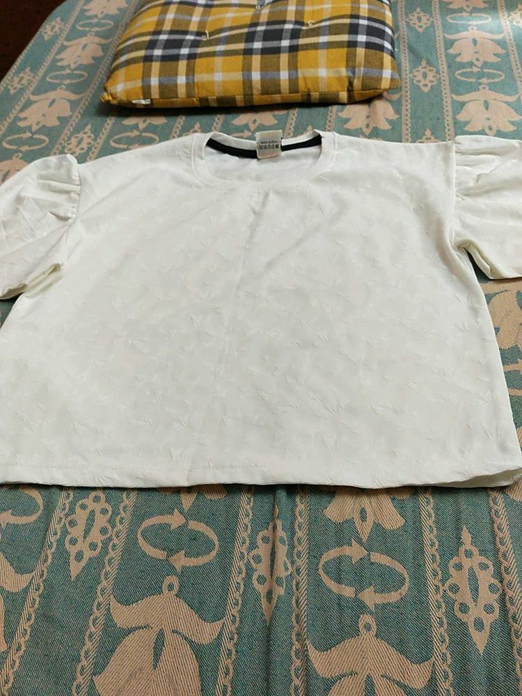 white korean tshirt
