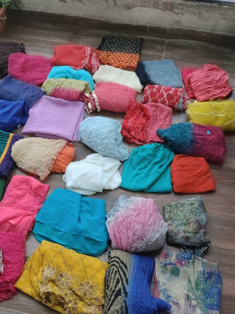 Assorted Women's Dupattas 50 per piece