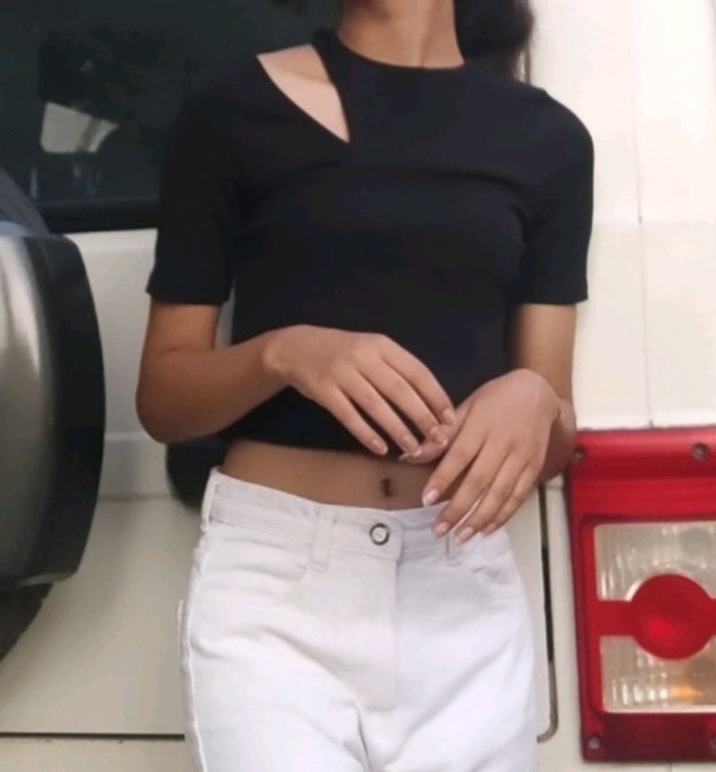 Trendy Cutout Black Crop Top