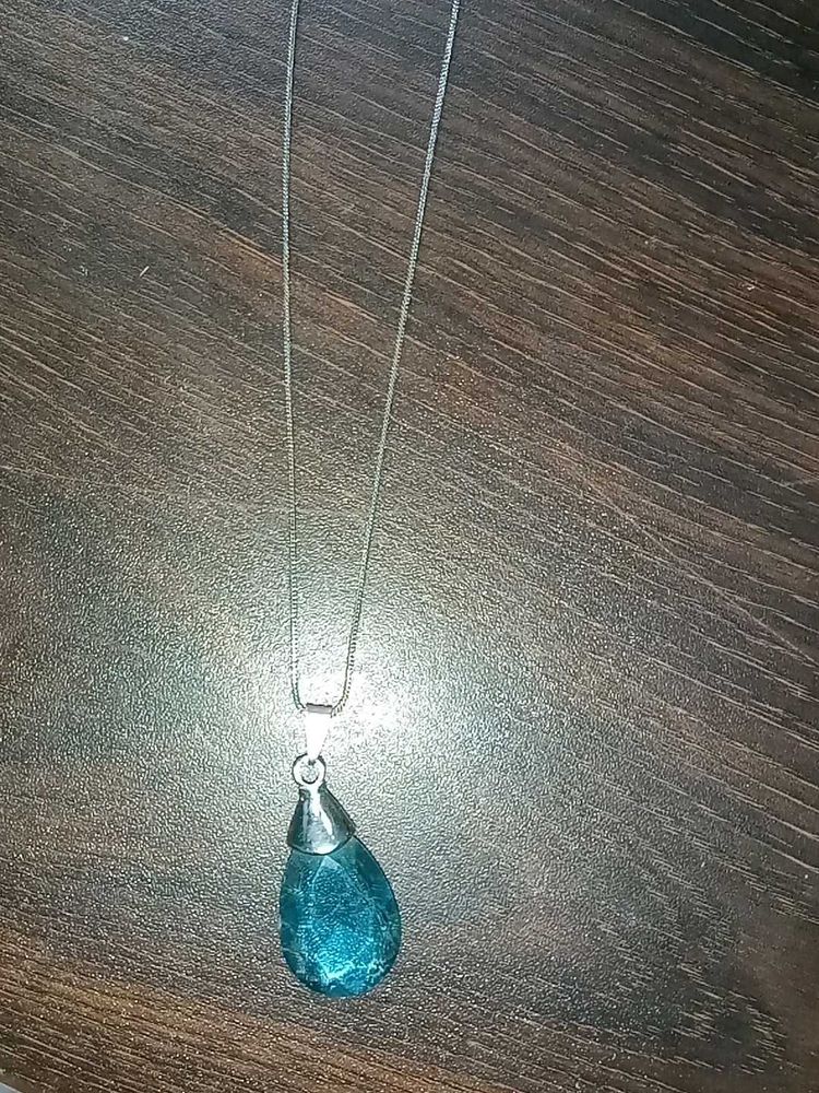 Teardrop Pendant Necklace