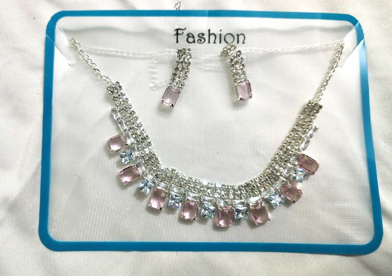 Sparkling Necklace &amp; Earring Set