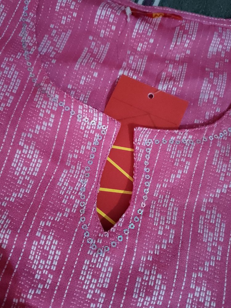 New Pink Woven Pattern Kurti - V-Neck 3/4 Sleeve
