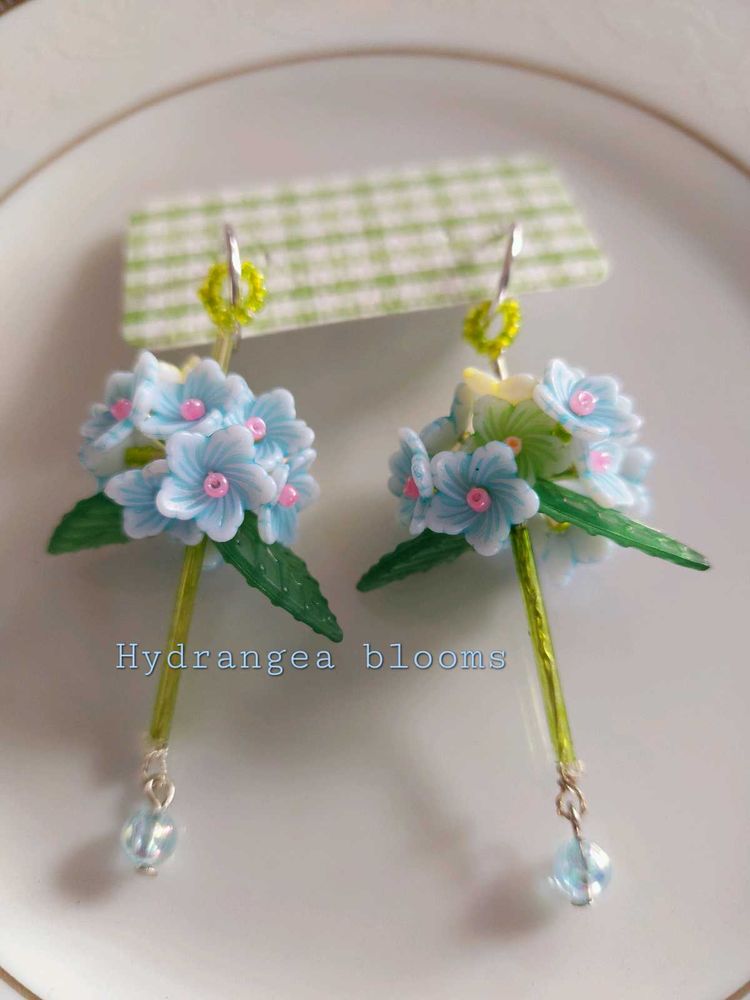 ✨️🌞Handmade Hydrangea Flower Drop Earrings🌞✨️