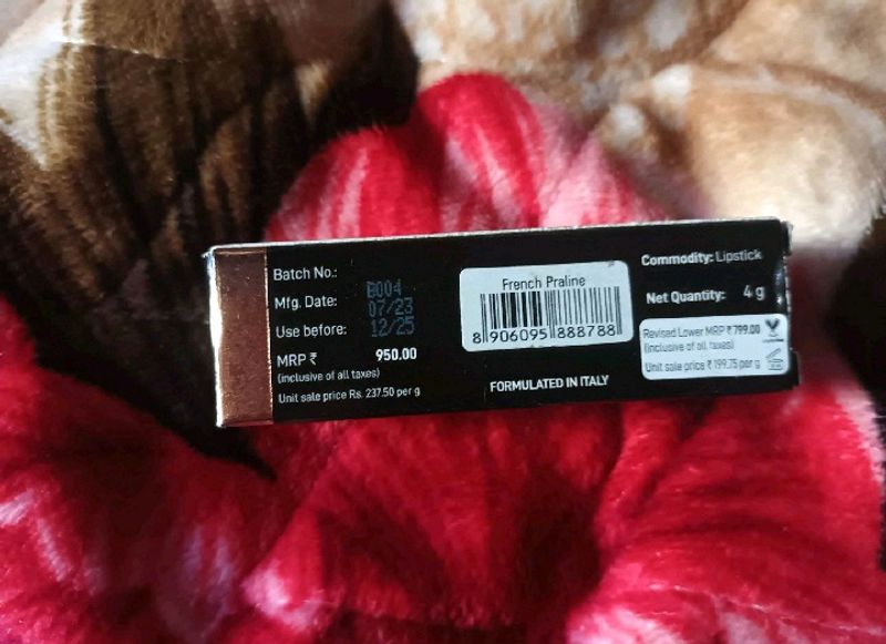 Manish Malhotra Hi Shine Lipstick