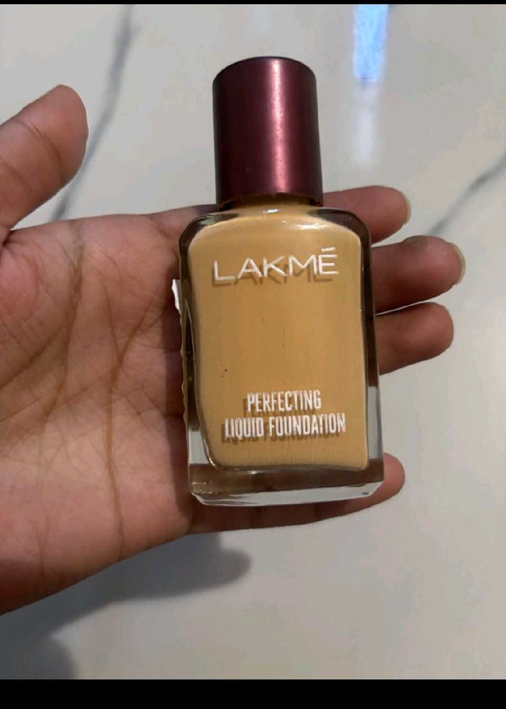 Lakme Perfecting Liquid Foundation