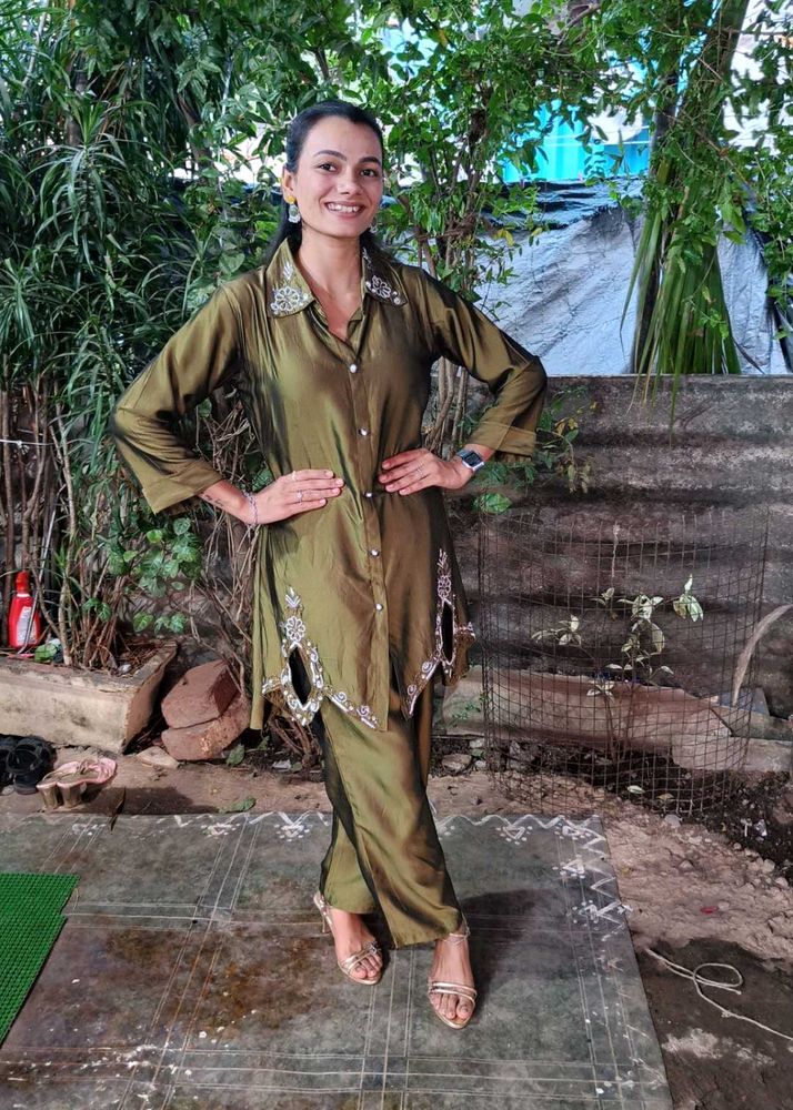 Elegant Olive Green Embroidered Pant Suit
