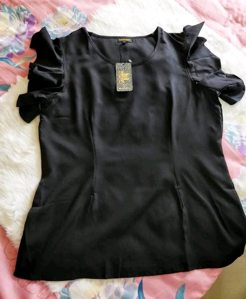 Stylish Comfy Black Top