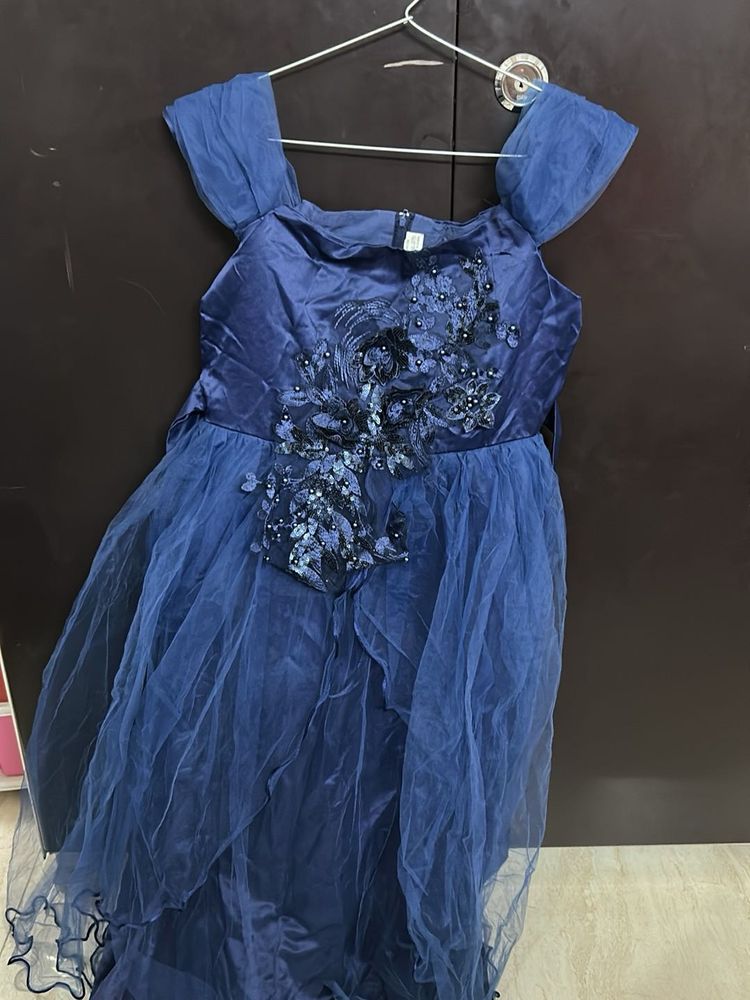 Elegant Blue Party Gown