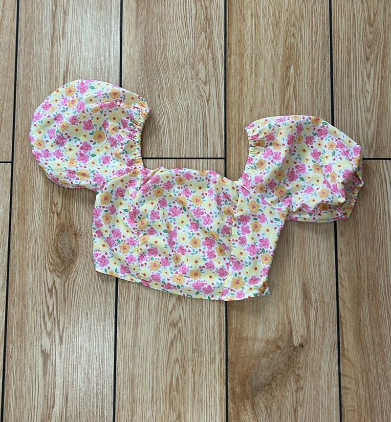 Floral Puff Sleeve Crop Top