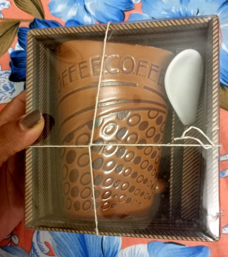 COFFEE MUG WITH SPOON