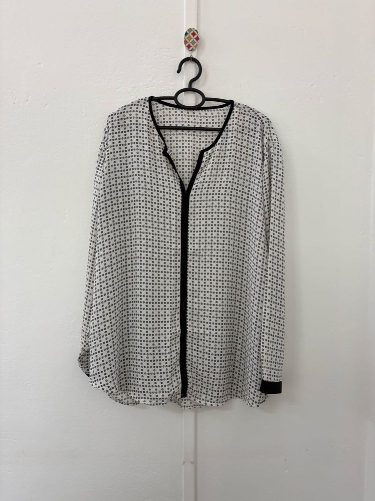 Patterned Black &amp; White Top