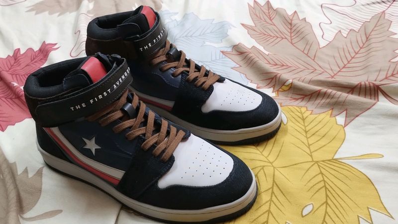 The Souled Store Shoes Avengers With New Condition And With Box With Bill And With Tag Not Used A Single Time Hurry Up To Get It.