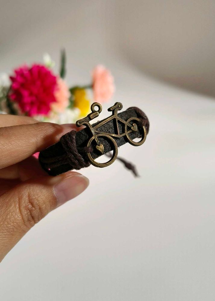 Adjustable Bracelet With Cycle Charm 🧿