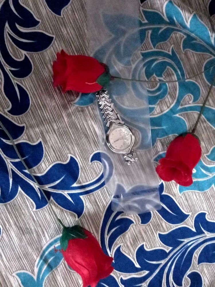 Elegant Women&#39;s Watch