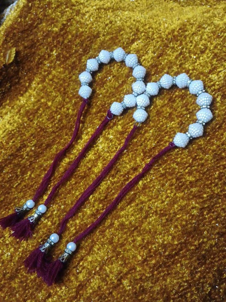 bracelet/ Bangles set made up of thread and Beads