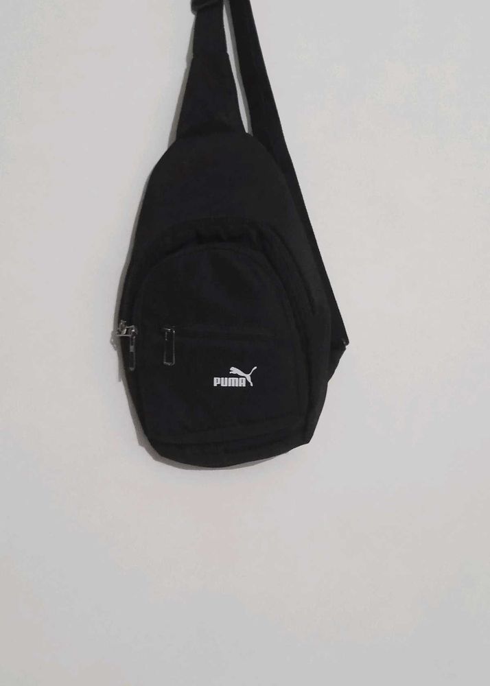 Puma Sling Bag🖤