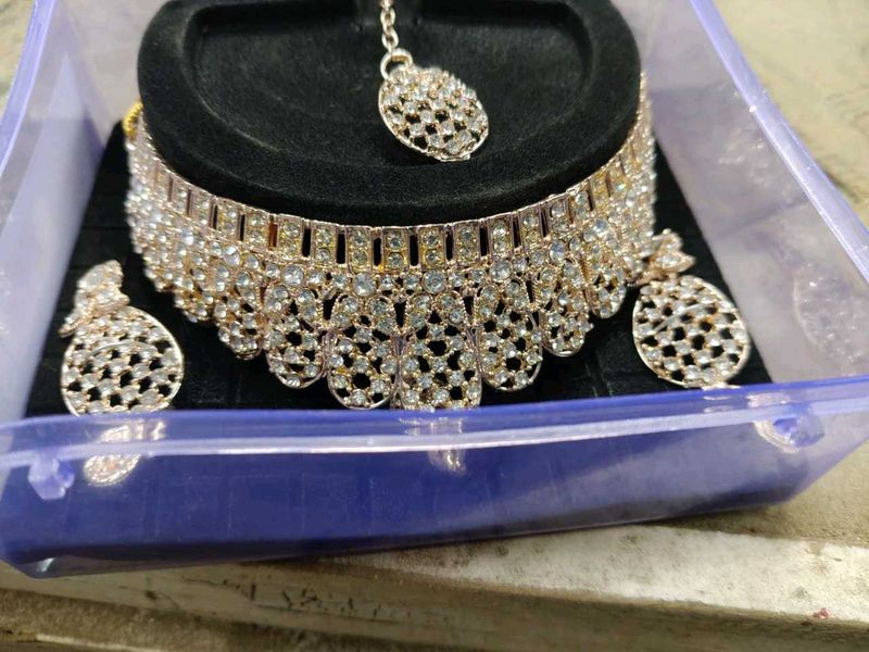 Very Cute And Beautiful Nackless .. Salee Offer...