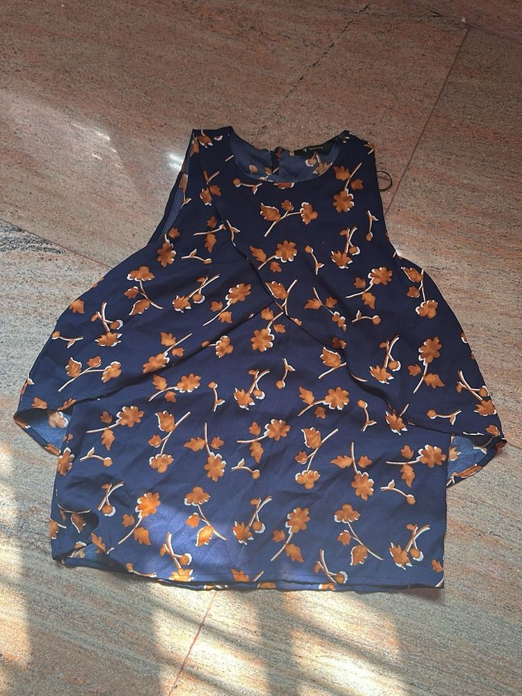 Floral Print Sleeveless Top