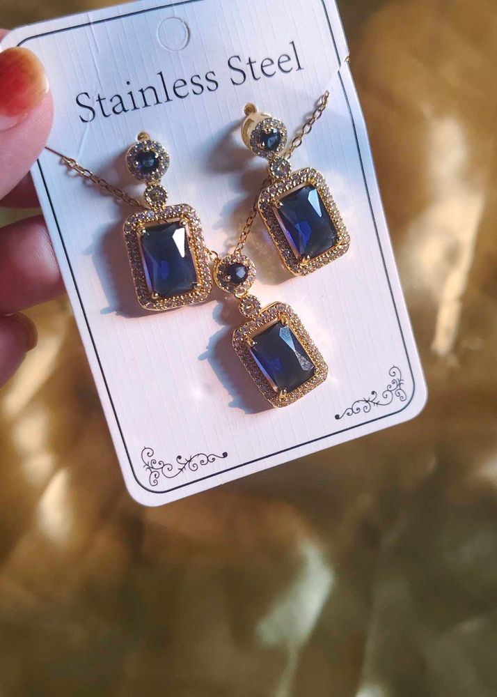 Elegant Blue Stone American Diamonds Jewelry Set