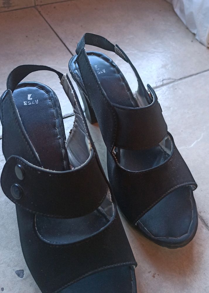 Black Heels Sandel