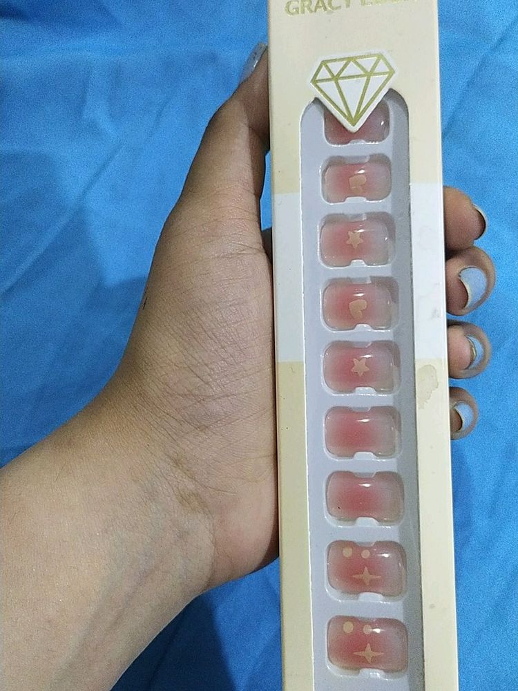 Artificial Nude Nails