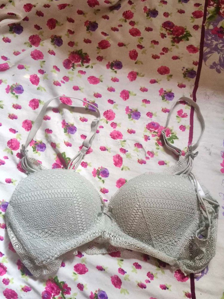 Lace Push-Up Bra - Size 34B