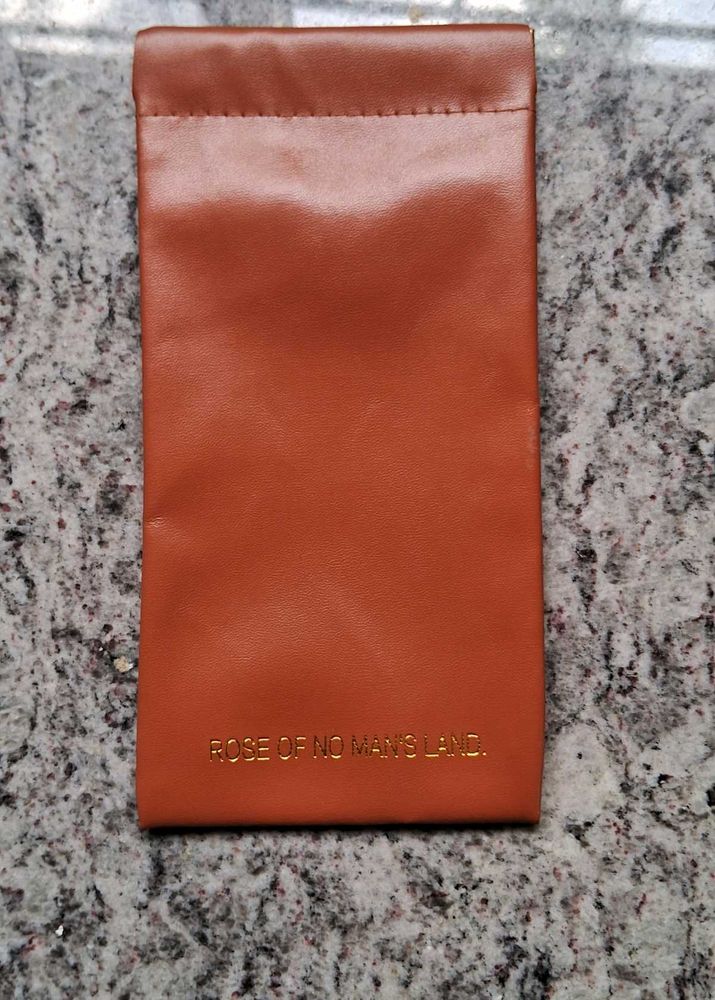 Eyeglasses travel pouch