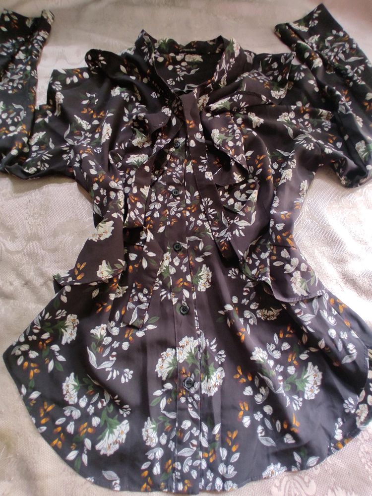 Black Floral 🌺🍃🌷🍀Top