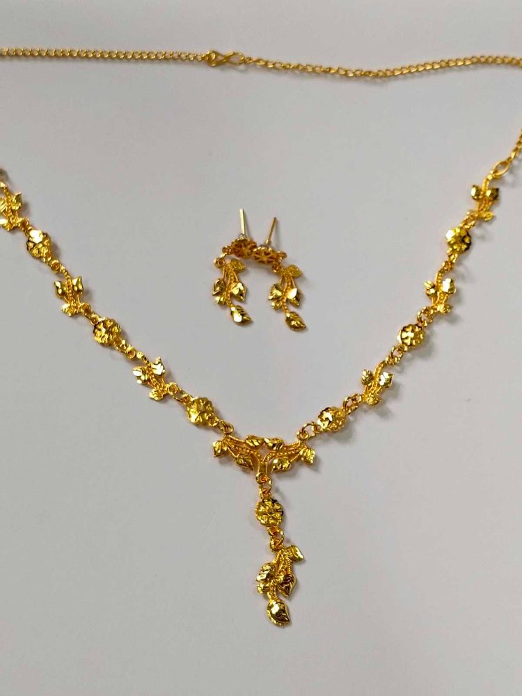 Golden Necklace Set