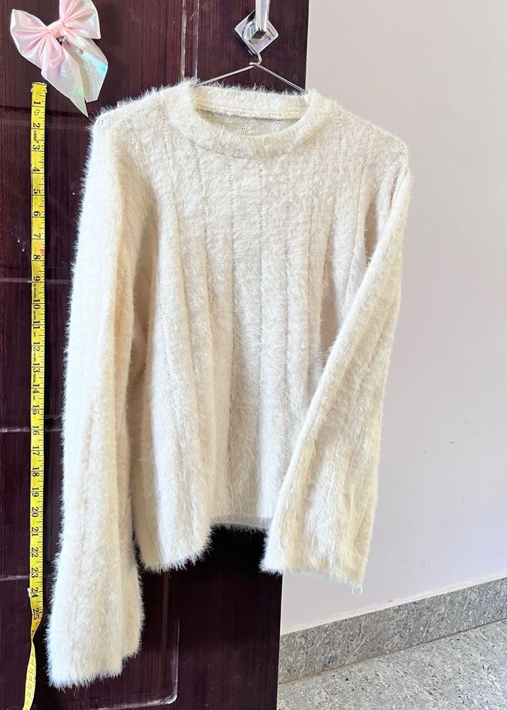 Cozy Off-White Fuzzy Sweater – Soft &amp; Stylish