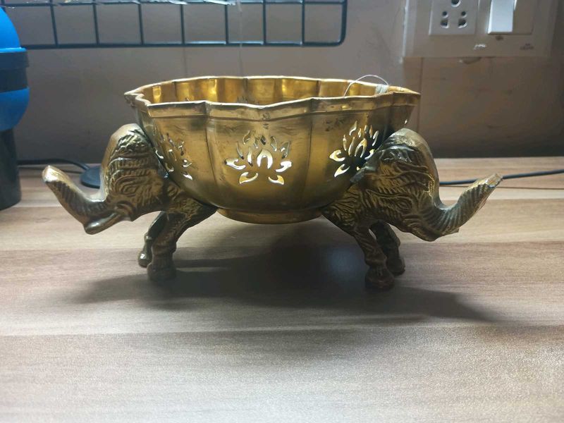 Elephant Stand Showpiece